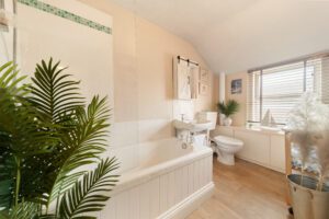 Bathroom Cottage on the Common Malvern